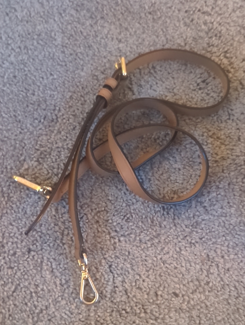 Michael Kors Hand / Crossbody Purse - Picture 5 of 14